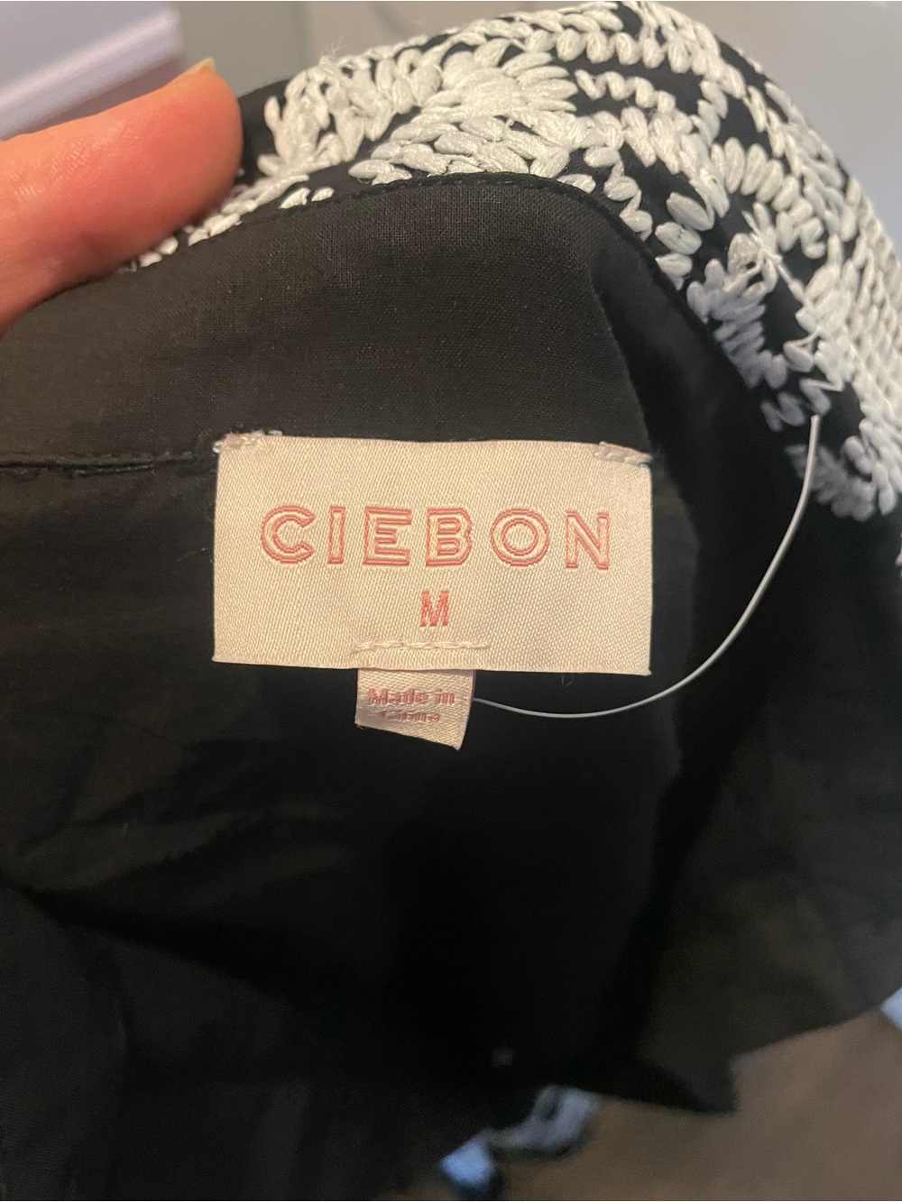 CIEBON Ina Embroidered Long Sleeve Cotton Shirtdress size M - Picture 7 of 7